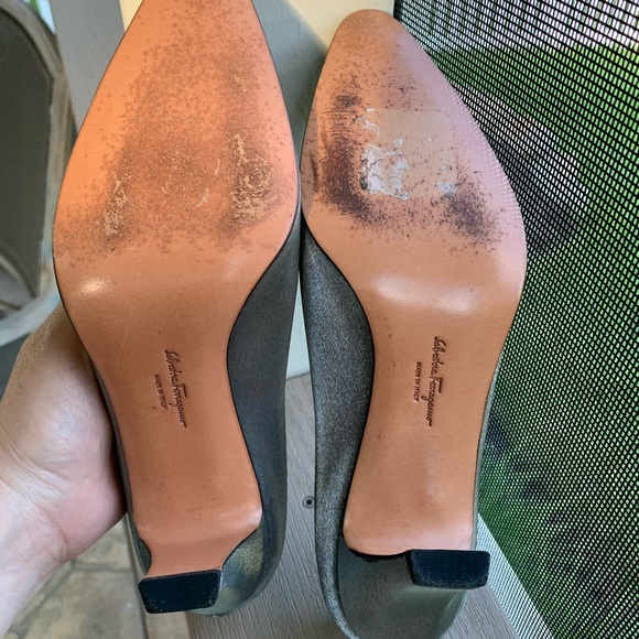 Salvatore Ferragamo Pewter Gray metallic pumps - Picture 4 of 7